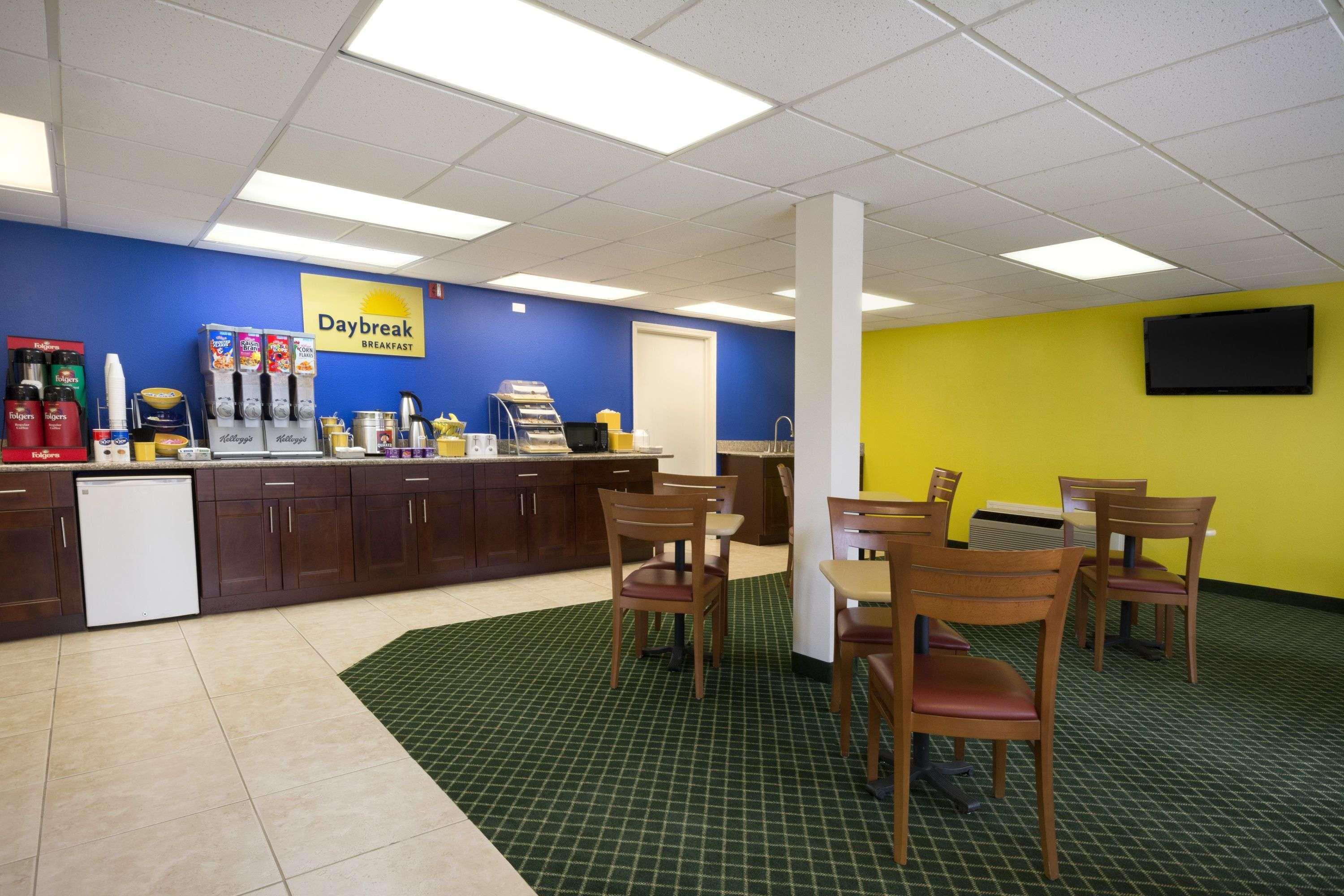 Days Inn By Wyndham Alma Zewnętrze zdjęcie
